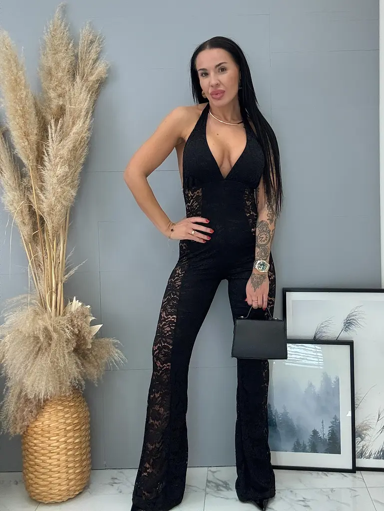 Čipkovaný overal so zaväzovaním okolo krku TIVARIA