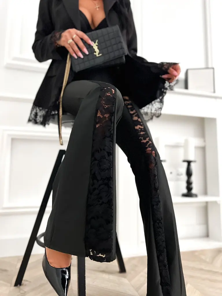 Zvonové legíny s čipkou BIANCA - next